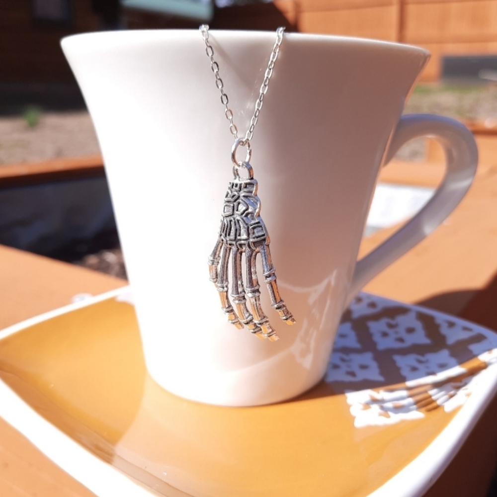 Halloween Skeleton Hand Necklace - Picture 1 of 4